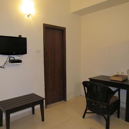 Luxtay Suites Bangalore Exterior foto