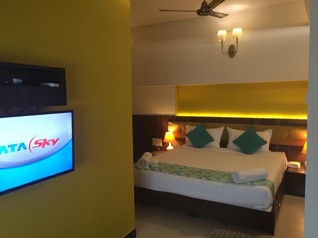 Luxtay Suites Bangalore Quarto foto