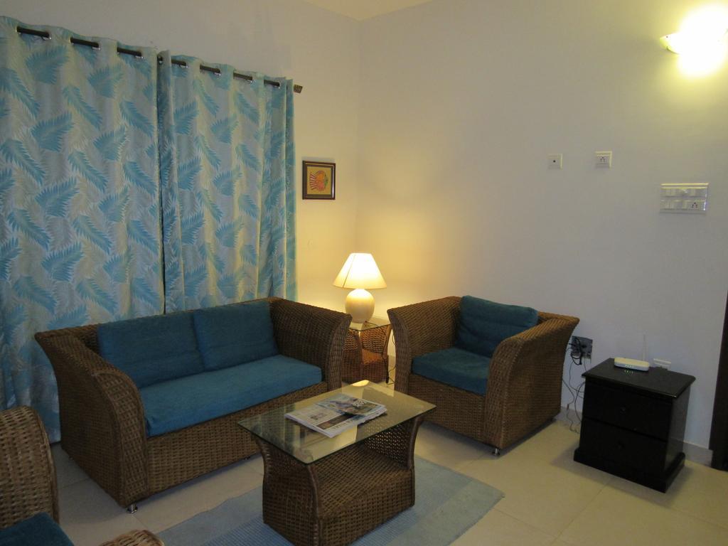 Luxtay Suites Bangalore Exterior foto